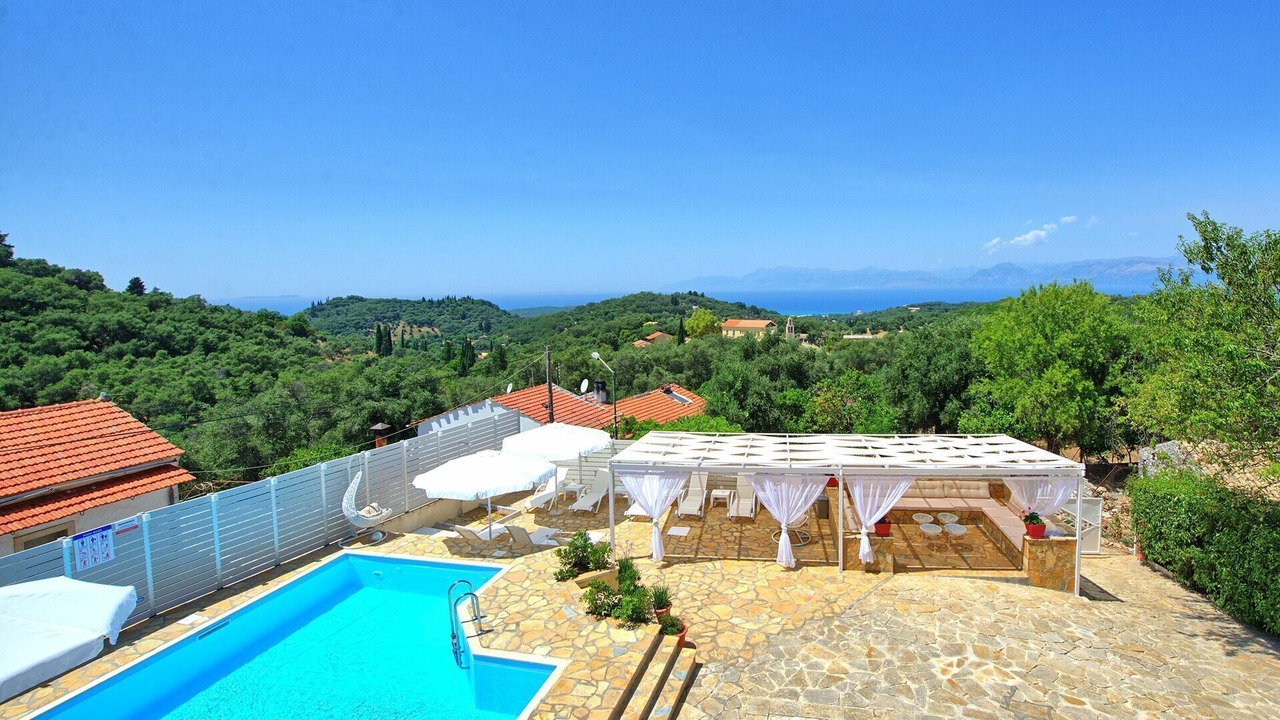 Photo of Outdoor in Peroulion
