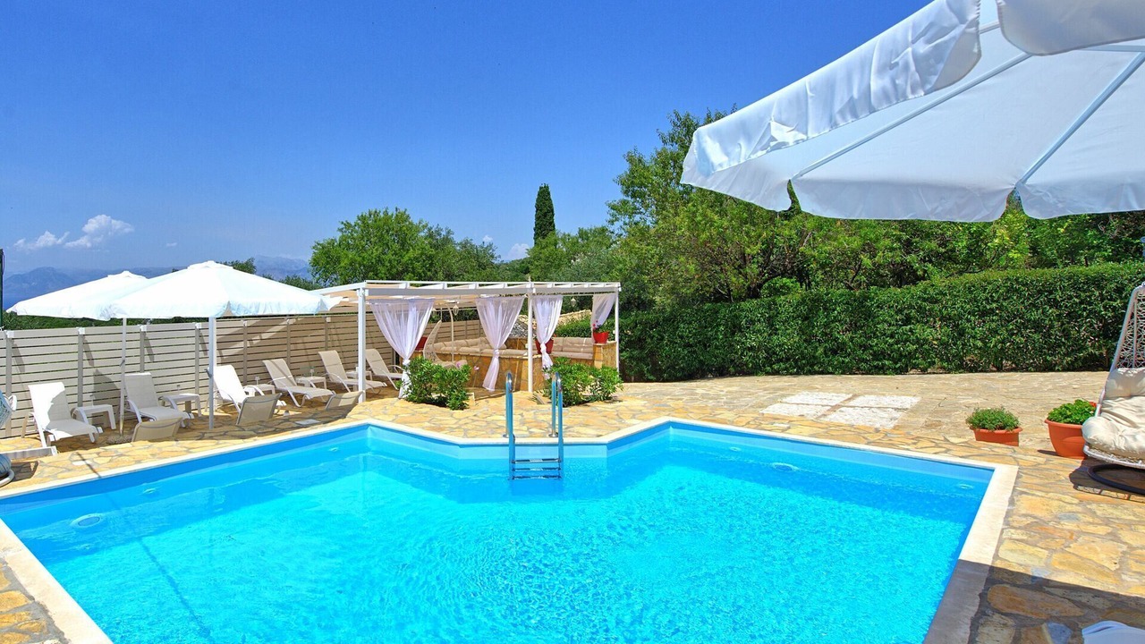 Photo of Outdoor in Peroulion