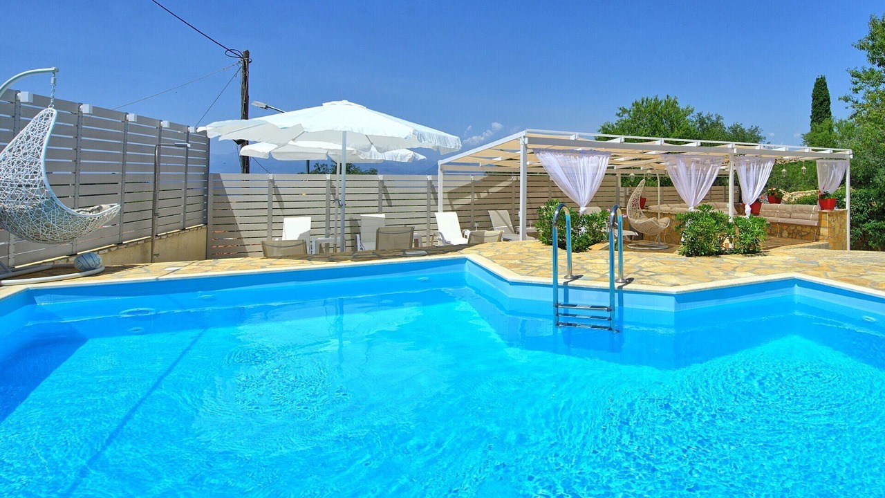 Photo of Outdoor in Peroulion