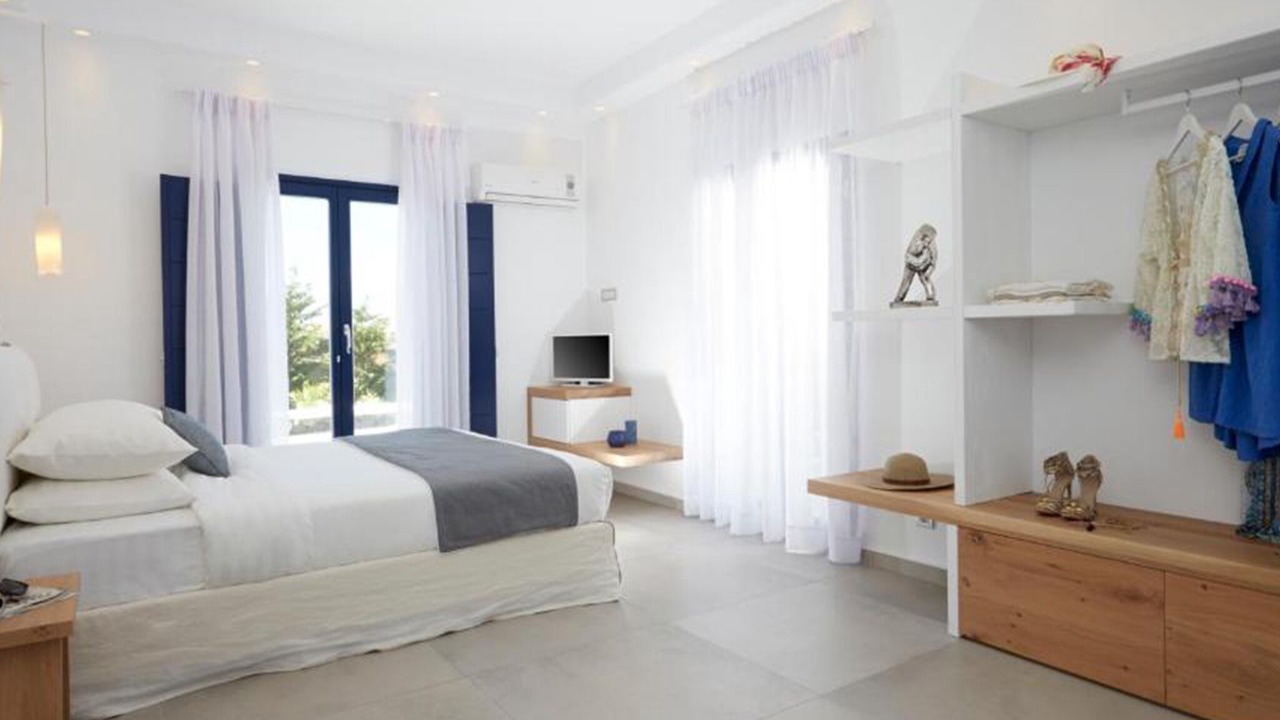 Photo of Bedroom in Exo Gialos
