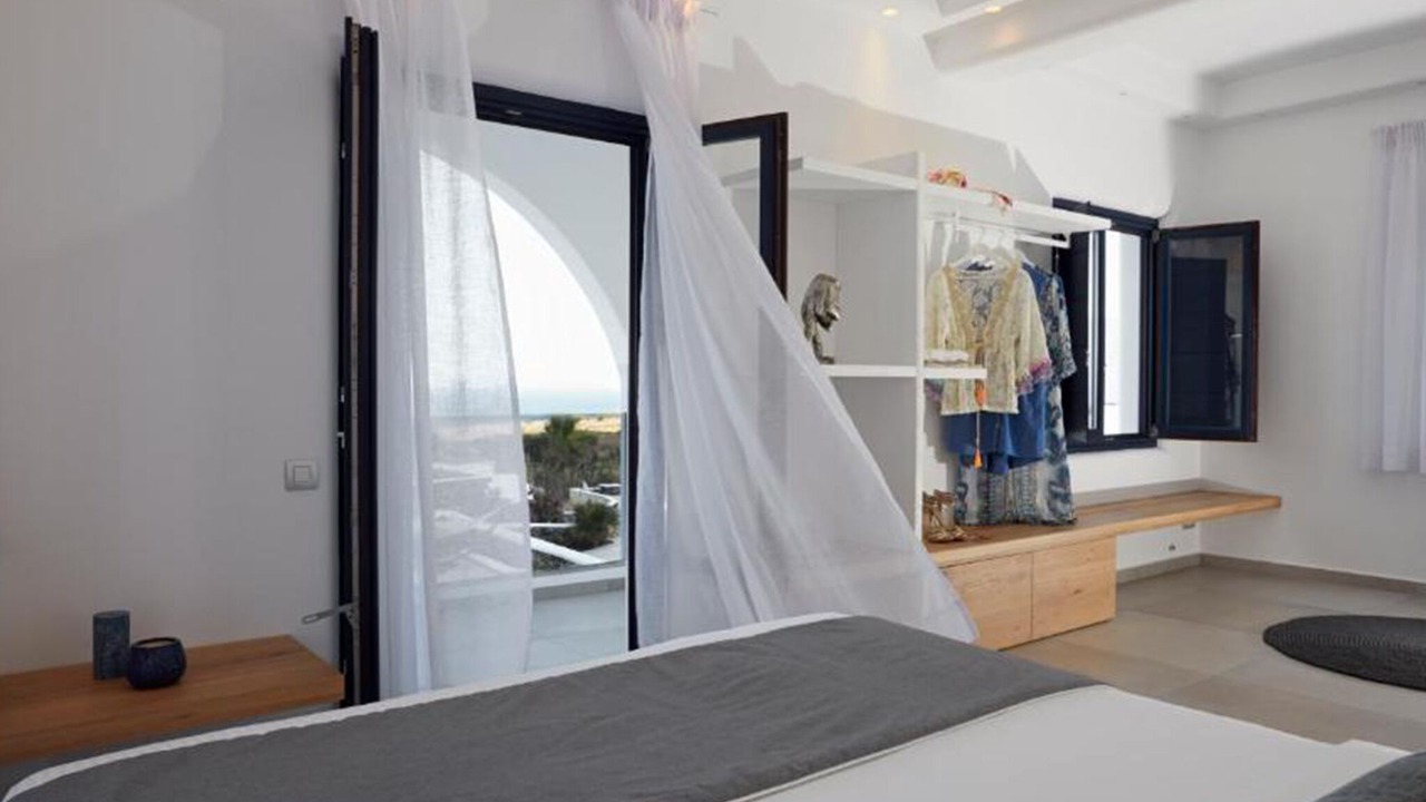 Photo of Bedroom in Exo Gialos
