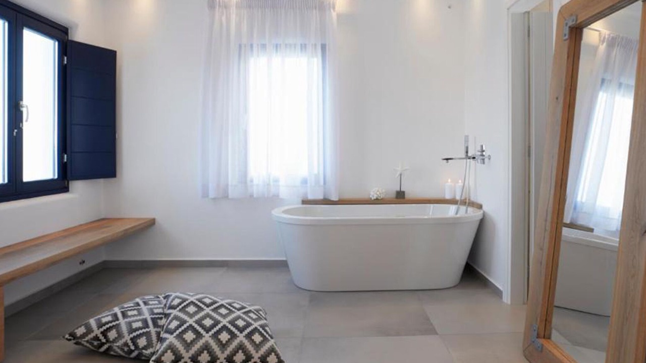 Photo of Bathroom in Exo Gialos