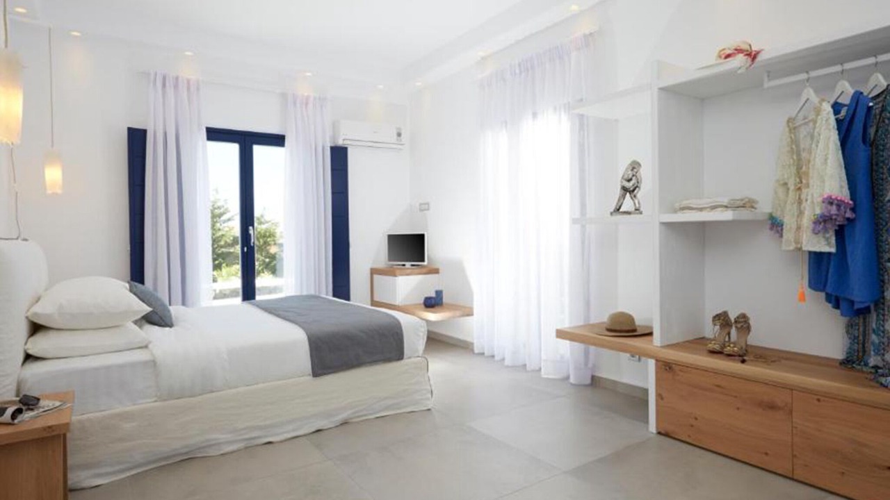 Photo of Bedroom in Exo Gialos