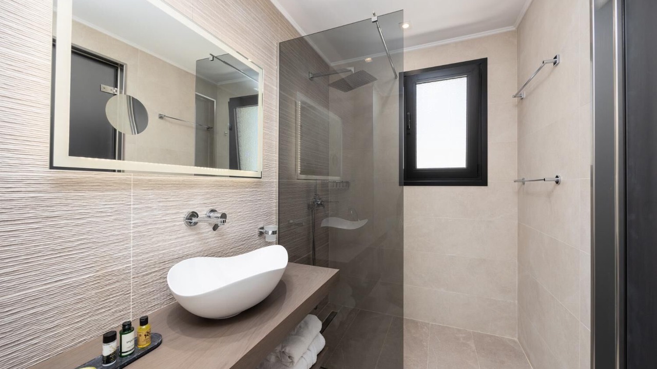 Photo of Bathroom in Agios Stefanos Avliotes