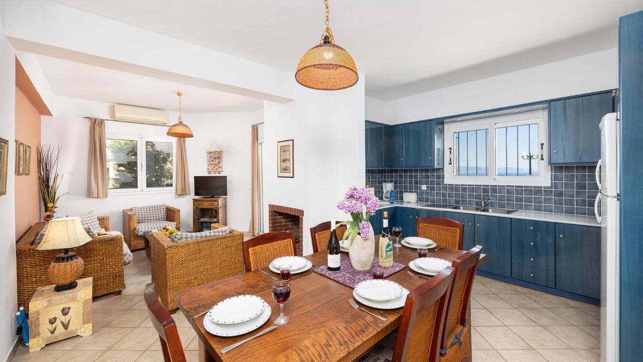 Photo of Livingroom in Karavados