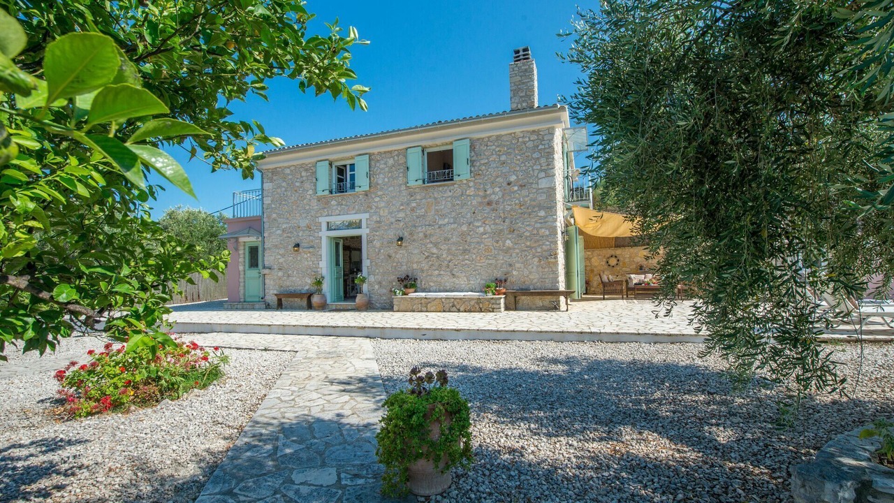 Photo of Outdoor in Petaleia