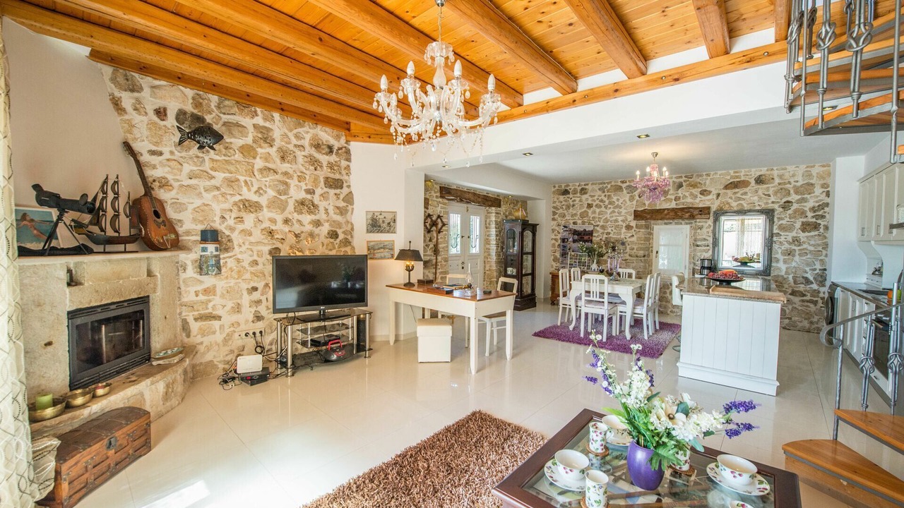 Photo of Livingroom in Petaleia