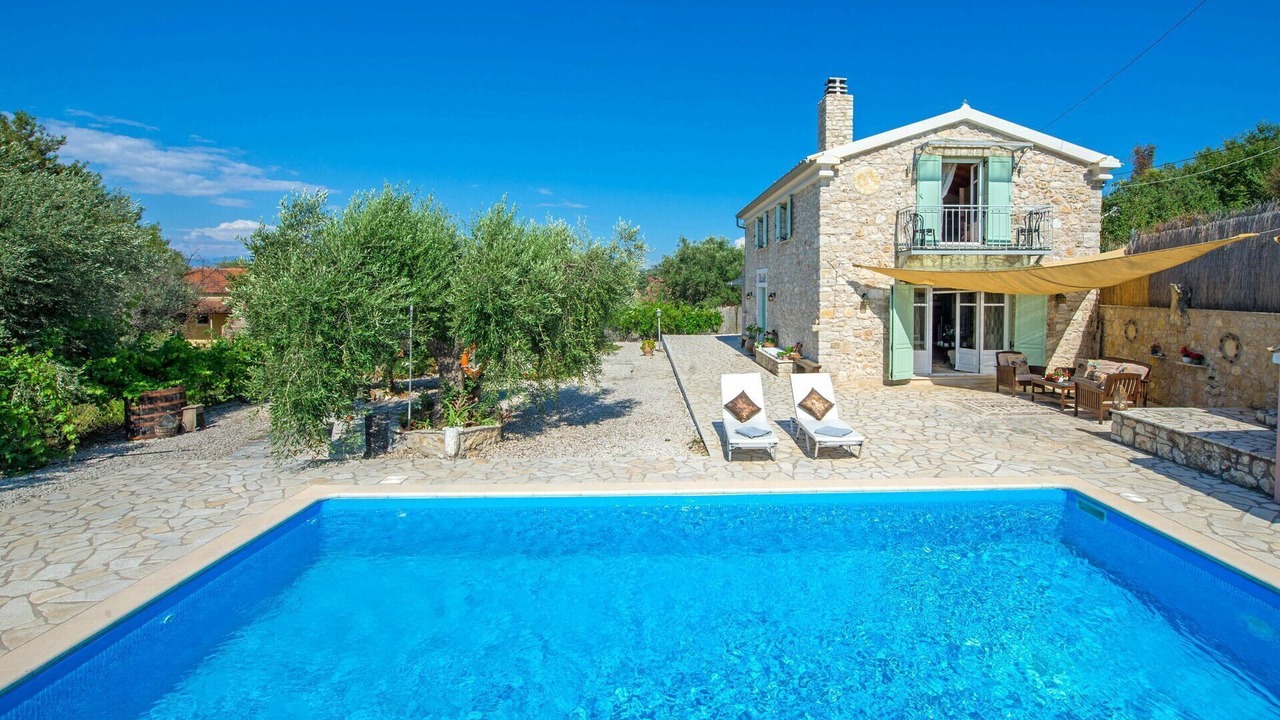 Photo of Outdoor in Petaleia