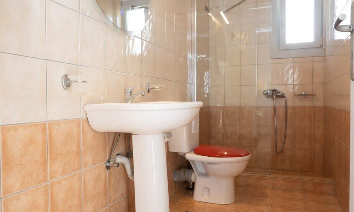 Photo of Bathroom in Plintri