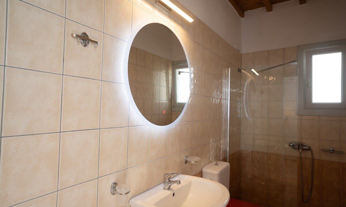 Photo of Bathroom in Plintri