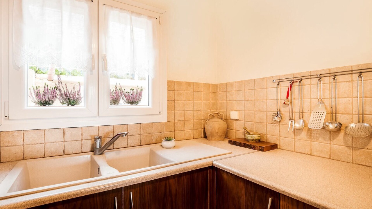 Photo of Bathroom in Petaleia