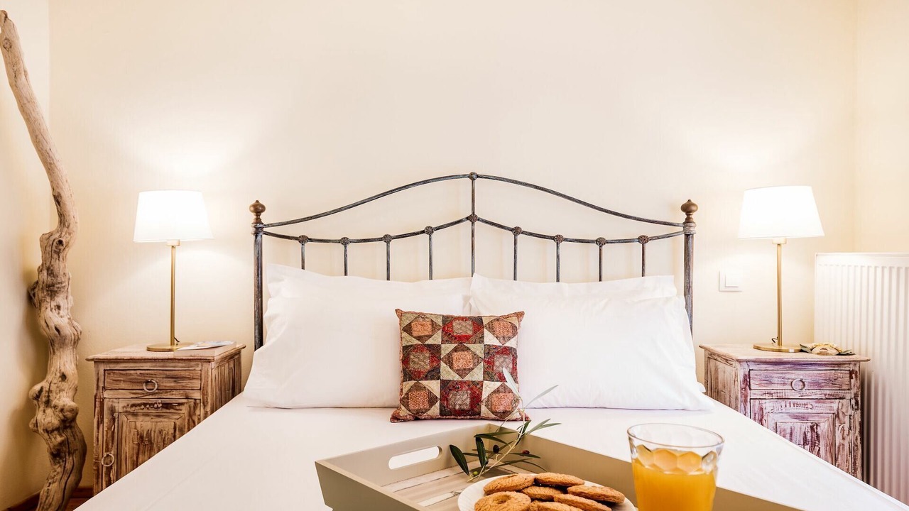 Photo of Bedroom in Petaleia
