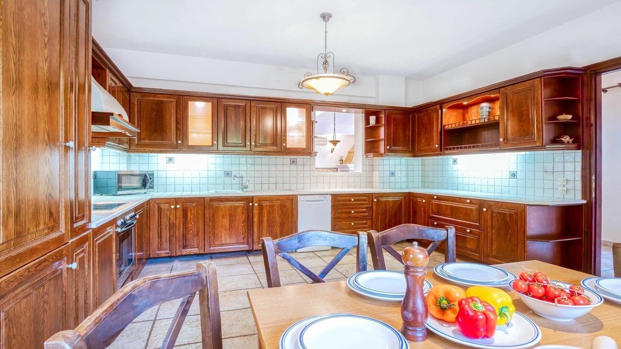 Photo of Kitchen in Petaleia