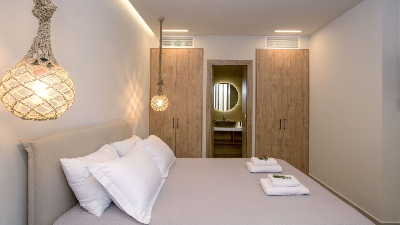 Photo of Bedroom in Petaleia