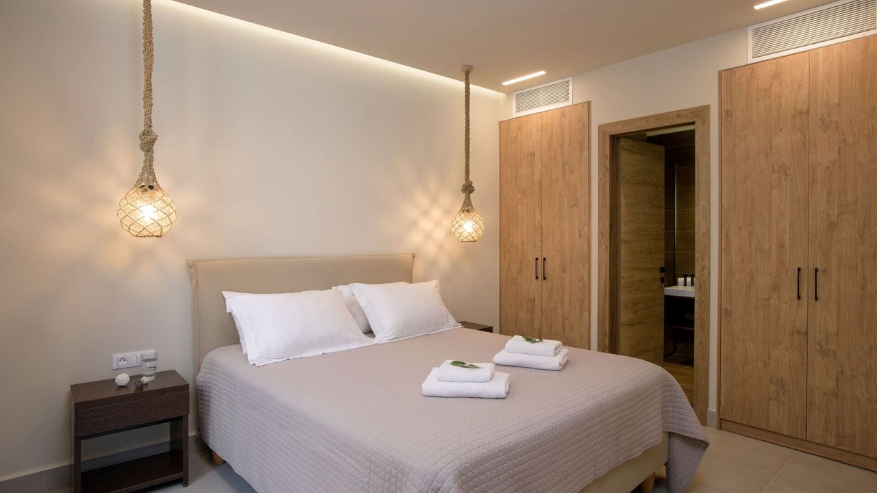 Photo of Bedroom in Petaleia