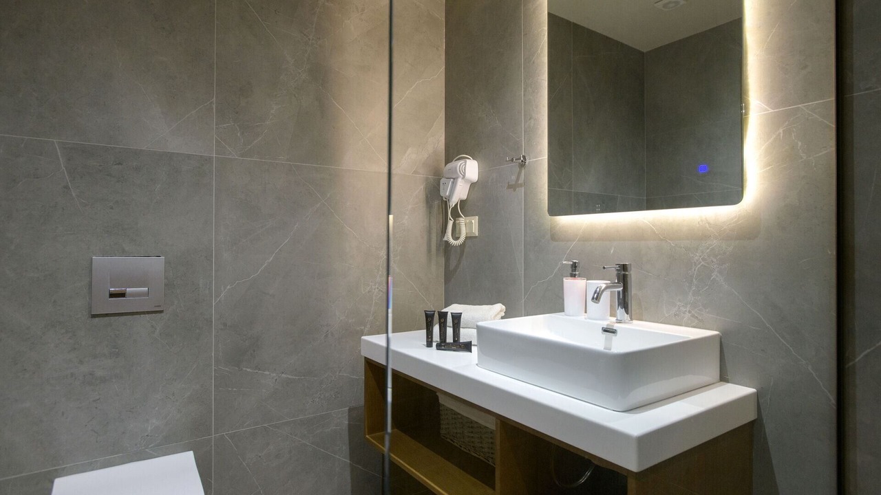 Photo of Bathroom in Petaleia