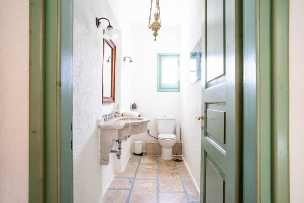 Photo of Bathroom in Syros