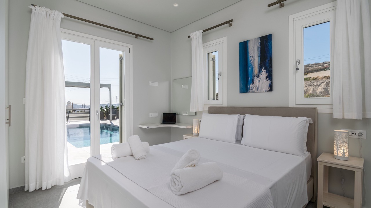 Photo of Bedroom in Milos