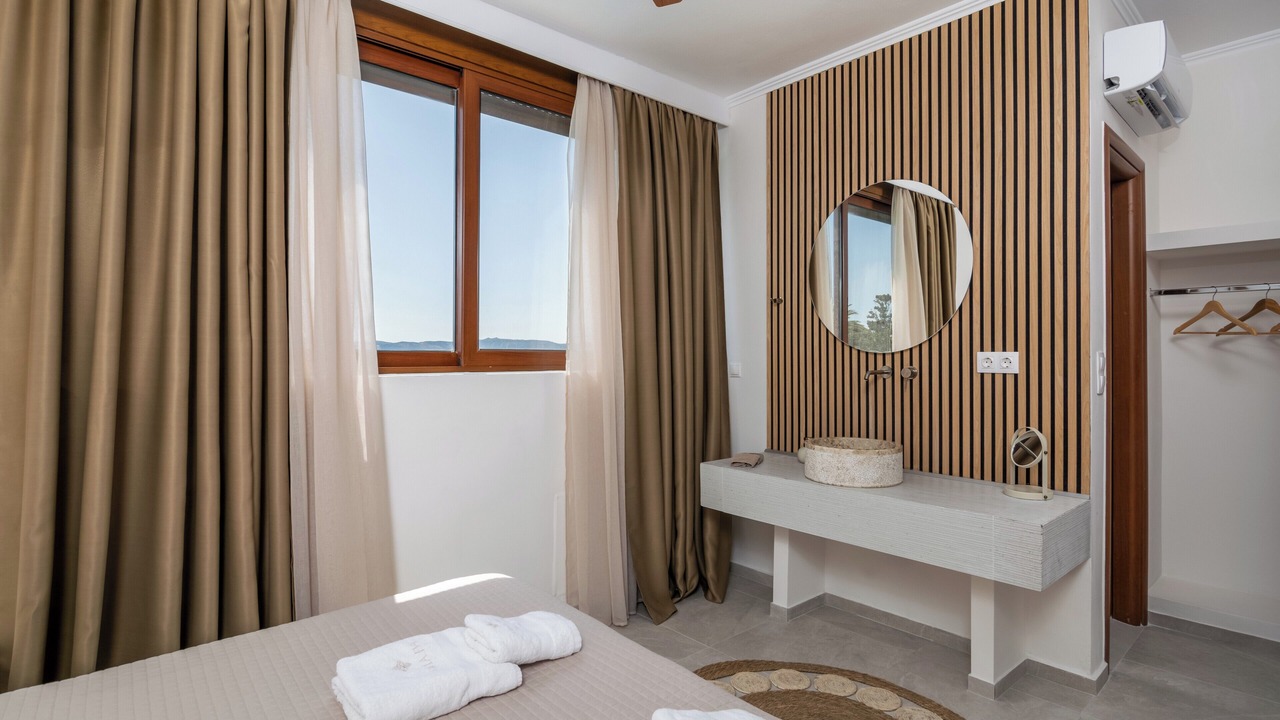 Photo of Bedroom in Adamas