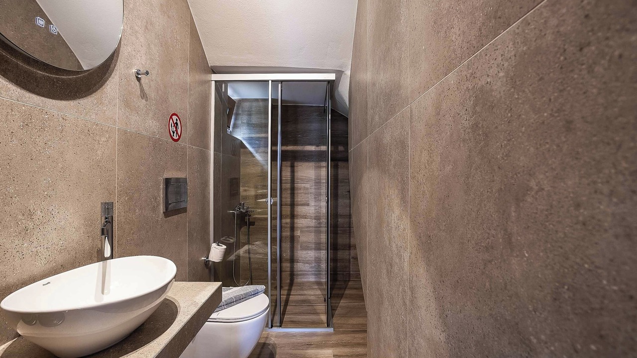 Photo of Bathroom in Prines