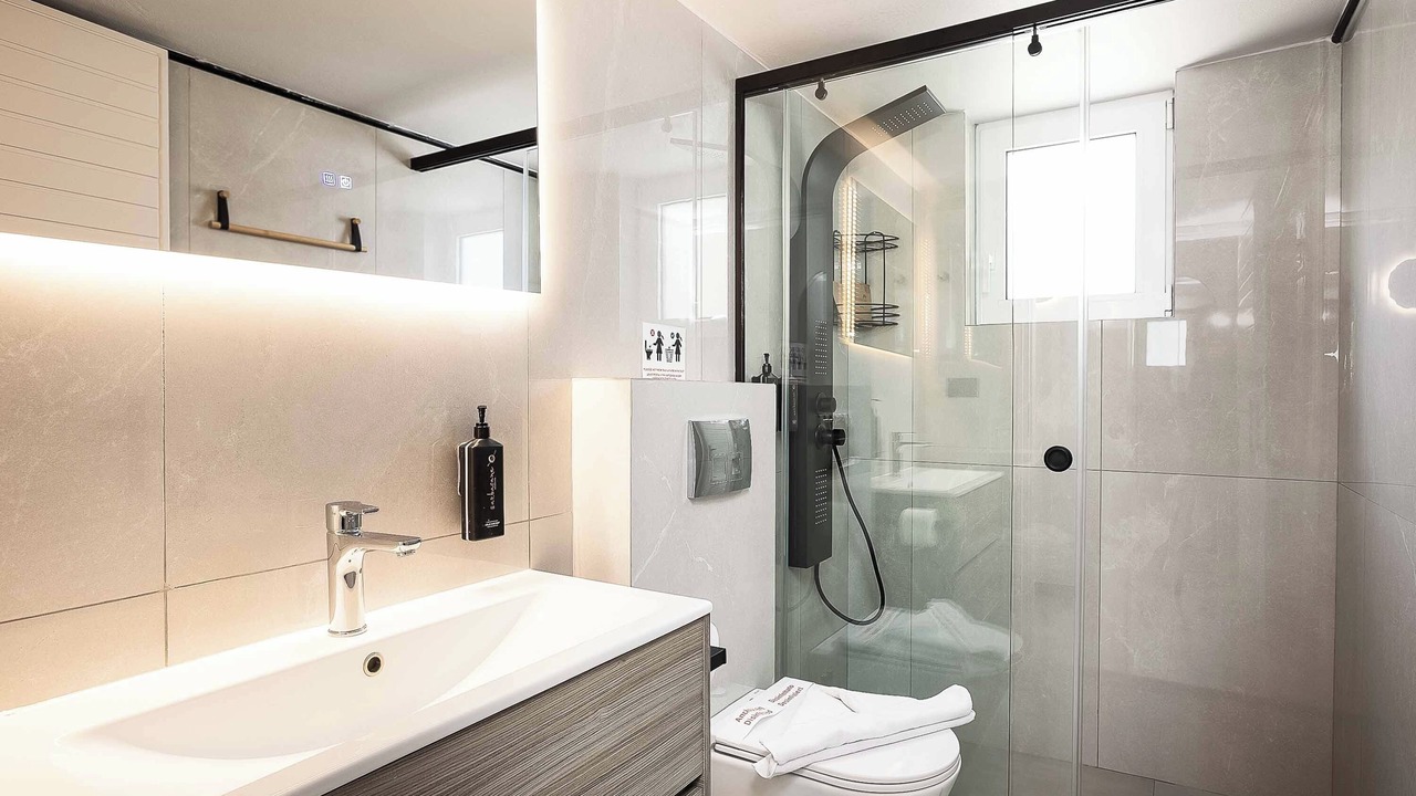 Photo of Bathroom in Prines