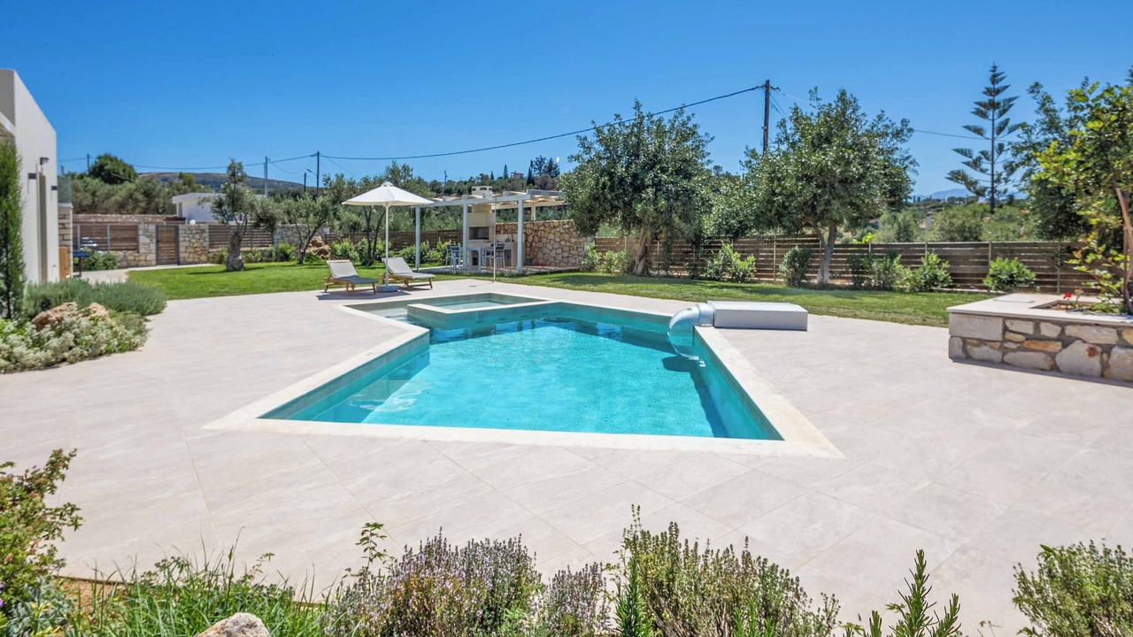 Photo of Outdoor in Adelianos Kampos
