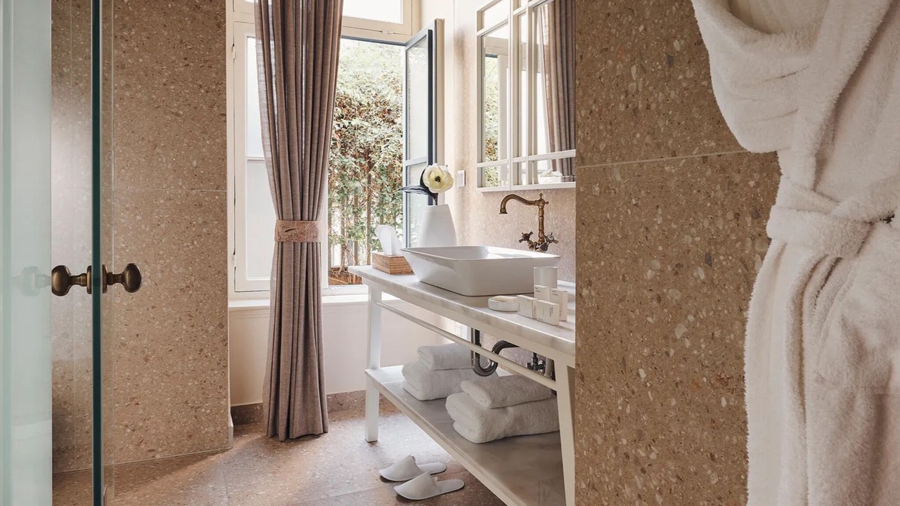 Photo of Bathroom in Neapoli