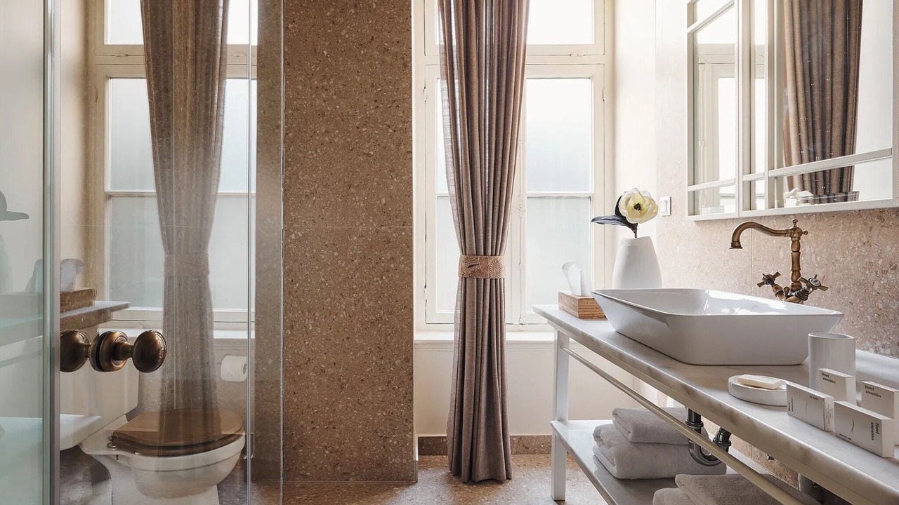 Photo of Bathroom in Neapoli