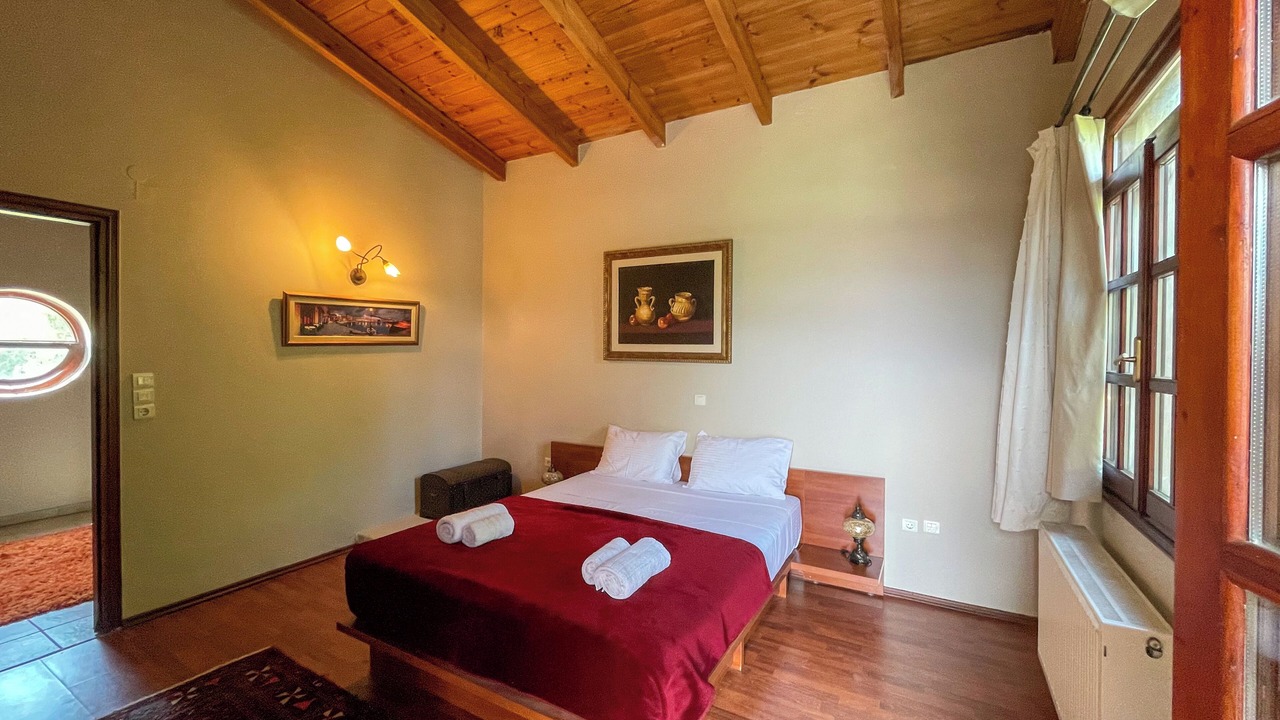 Photo of Bedroom in Skines