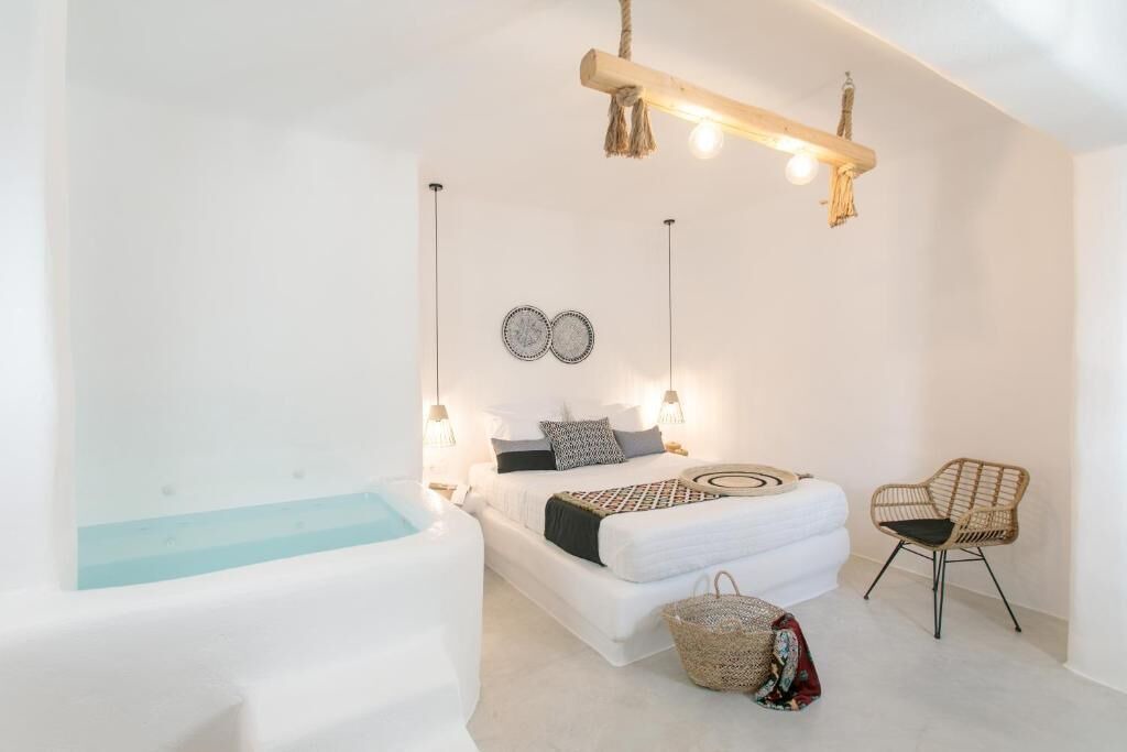 Photo of Bedroom in Milopotas