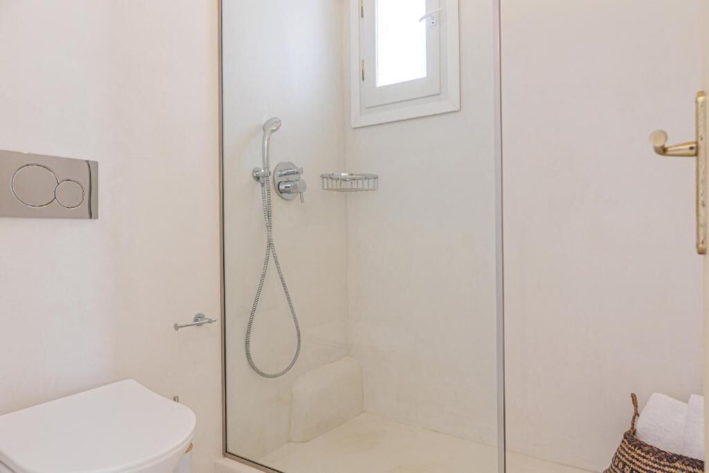 Photo of Bathroom in Milopotas