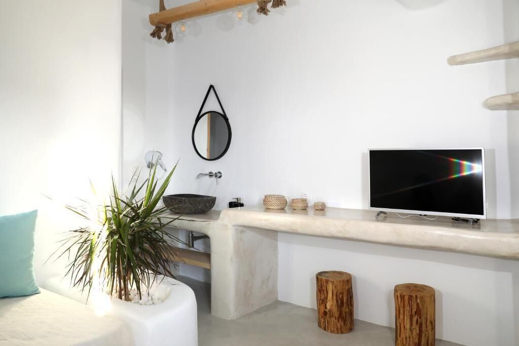Photo of Bedroom in Milopotas