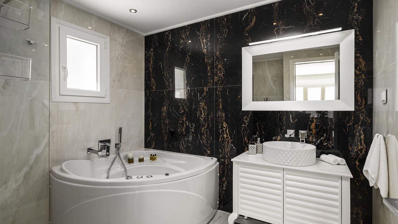 Photo of Bathroom in Pirgi