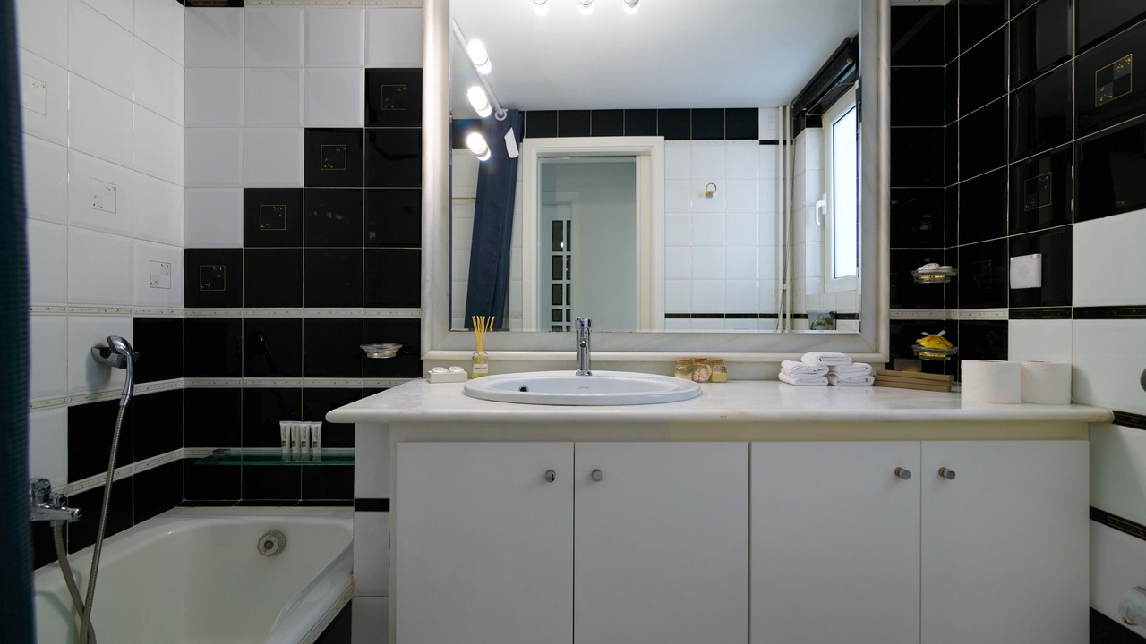 Photo of Bathroom in Vouliagmeni