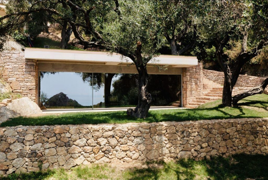 Photo of Outdoor in Pentati