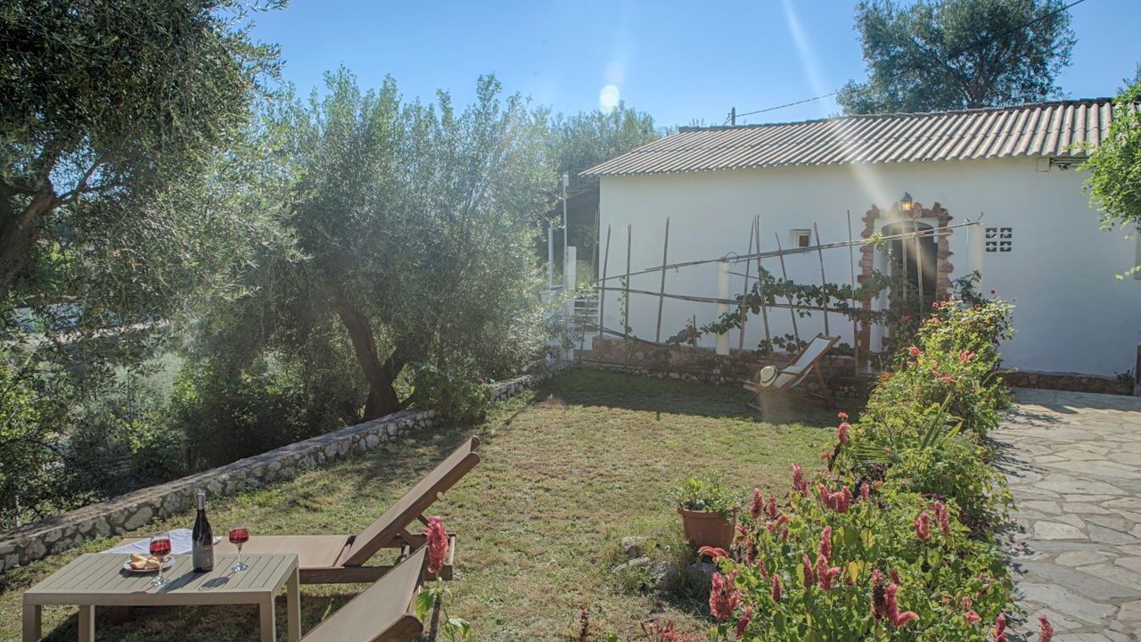 Photo of Outdoor in Lakones
