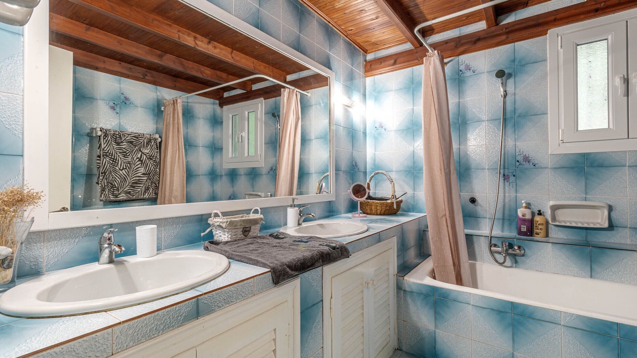 Photo of Bathroom in Doukades