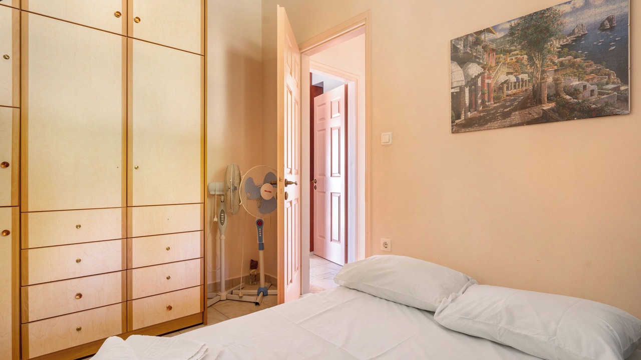 Photo of Bedroom in Mikros Gialos