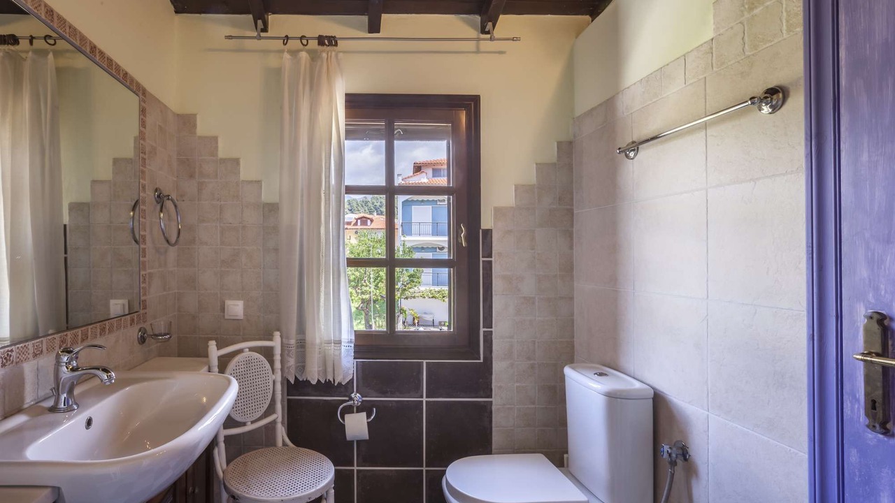 Photo of Bathroom in Paradhisos