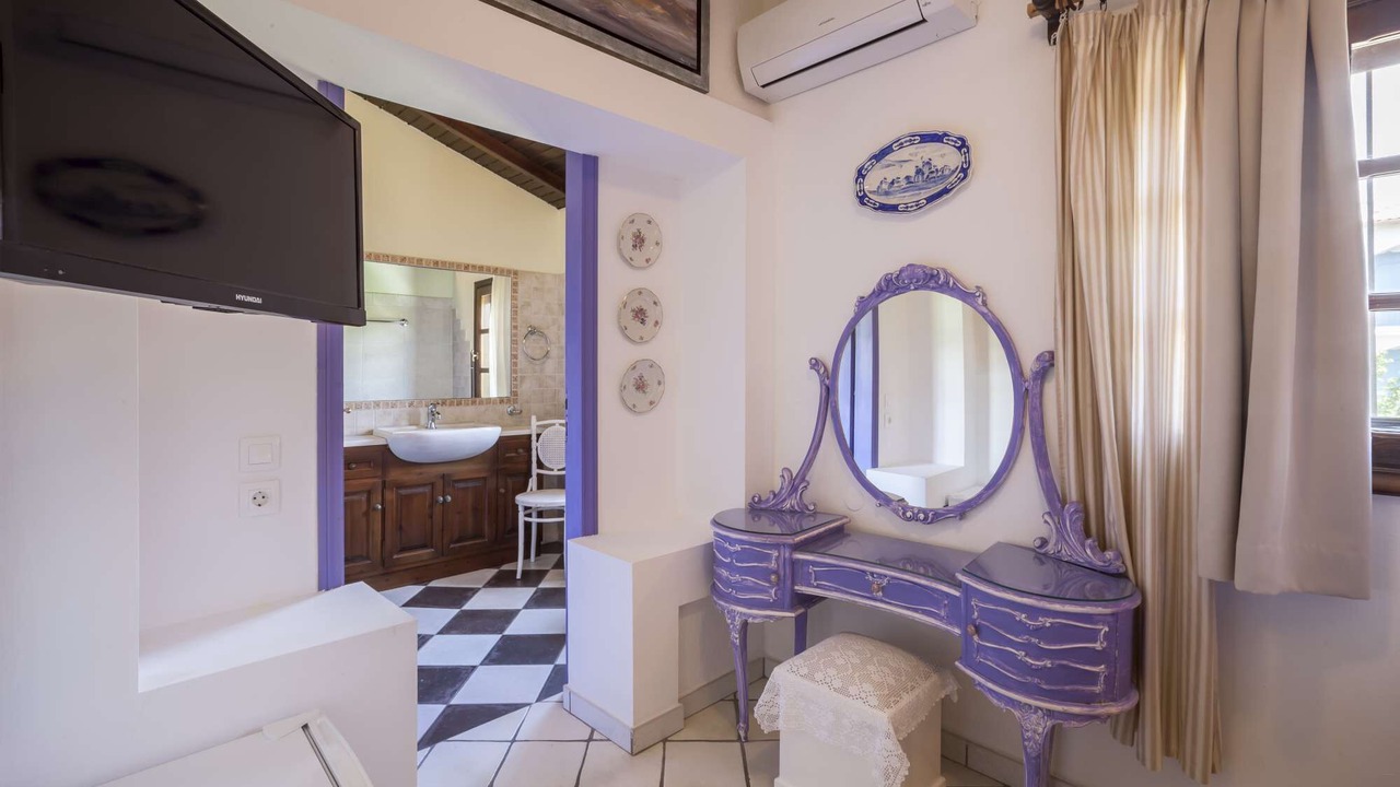 Photo of Bathroom in Paradhisos