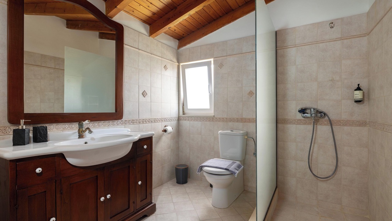 Photo of Bathroom in Asgourou