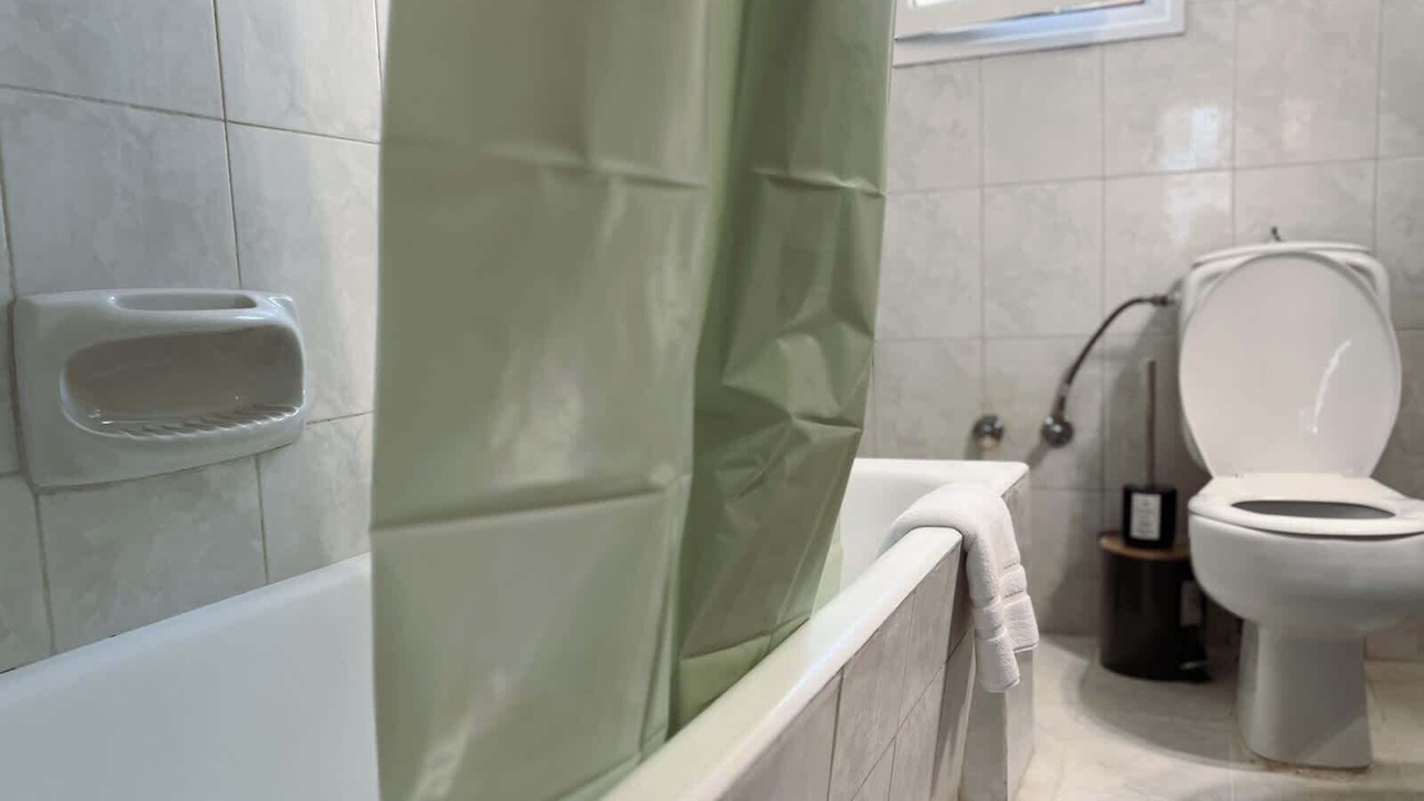 Photo of Bathroom in Troezen