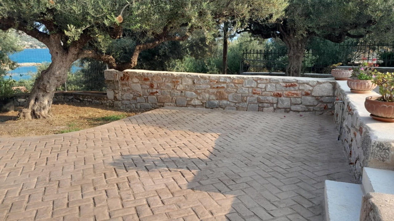 Photo of Outdoor in East Mani
