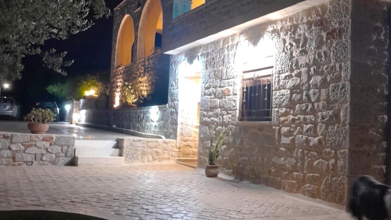 Photo of Outdoor in East Mani