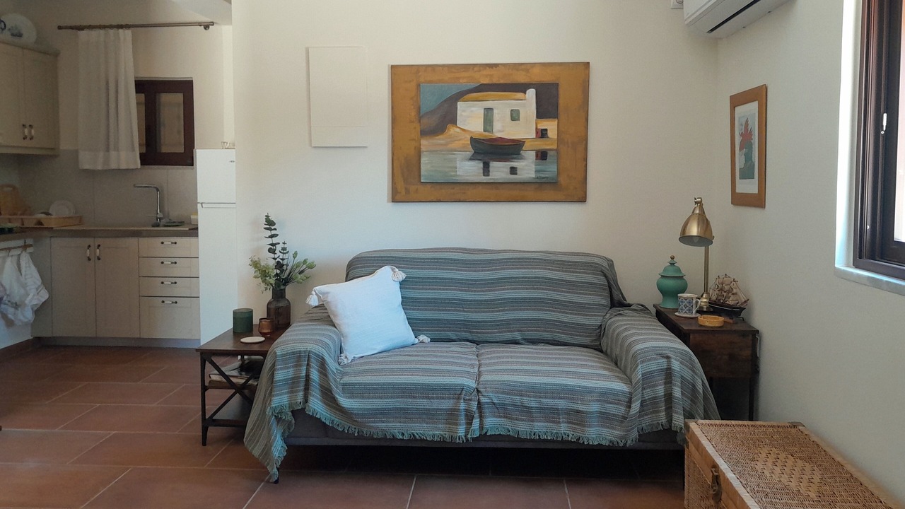 Photo of Livingroom in East Mani