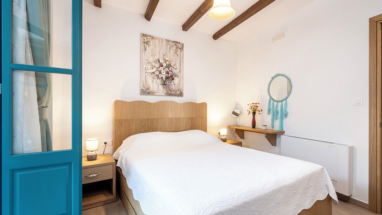 Photo of Bedroom in Asfendiou