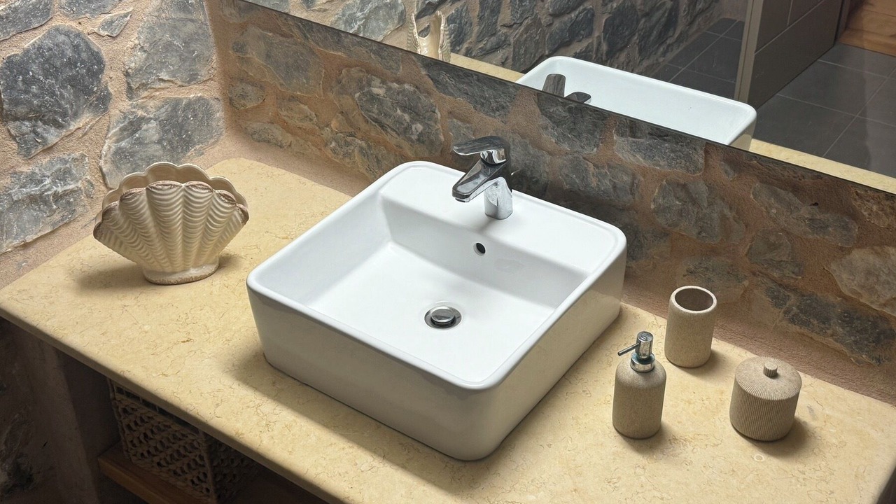Photo of Bathroom in Omales