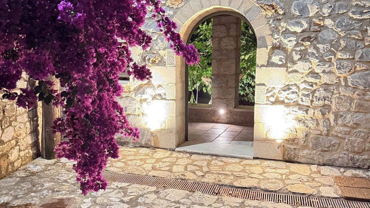 Photo of Outdoor in Omales