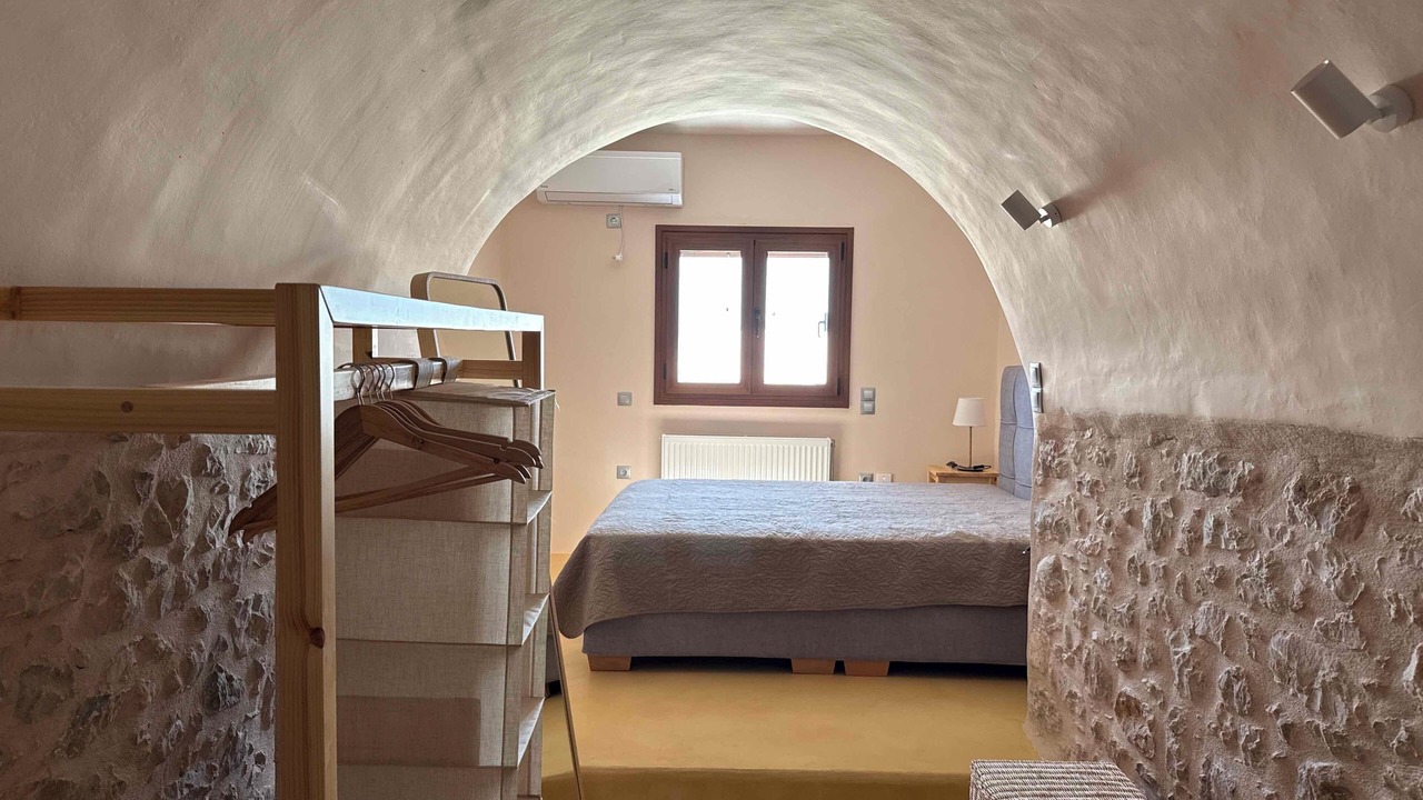 Photo of Bedroom in Omales