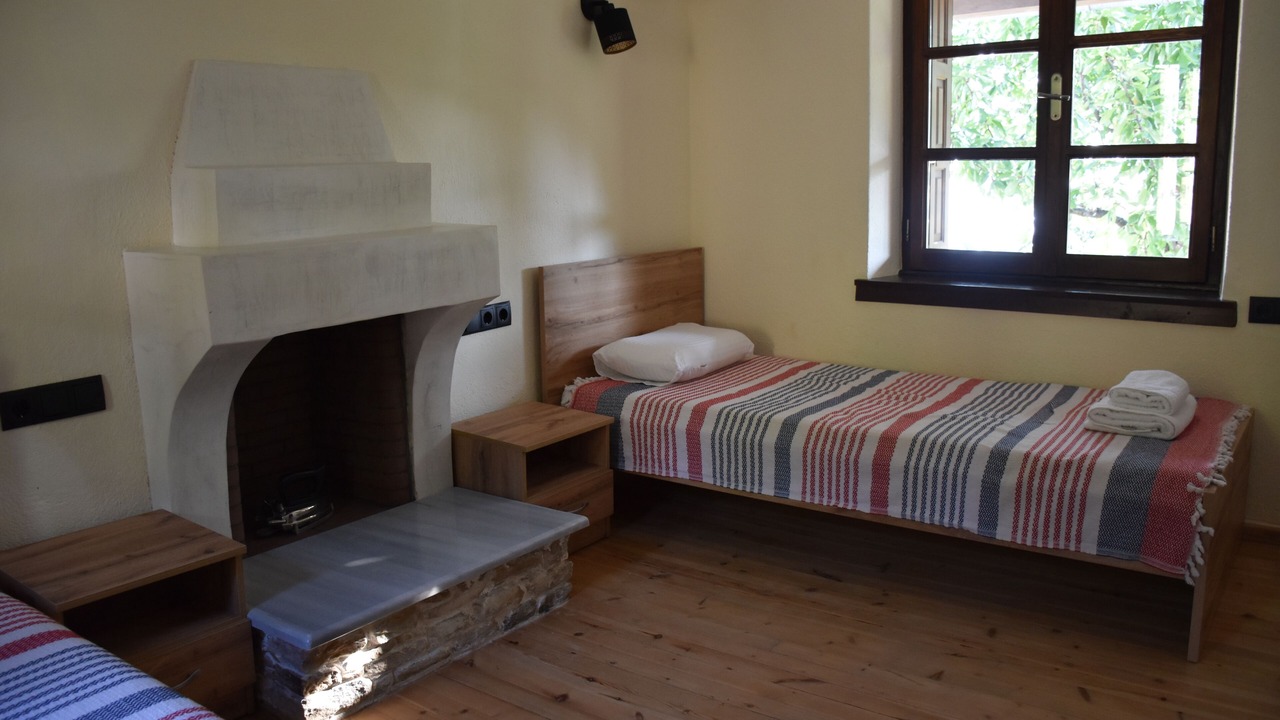 Photo of Bedroom in Mouresi